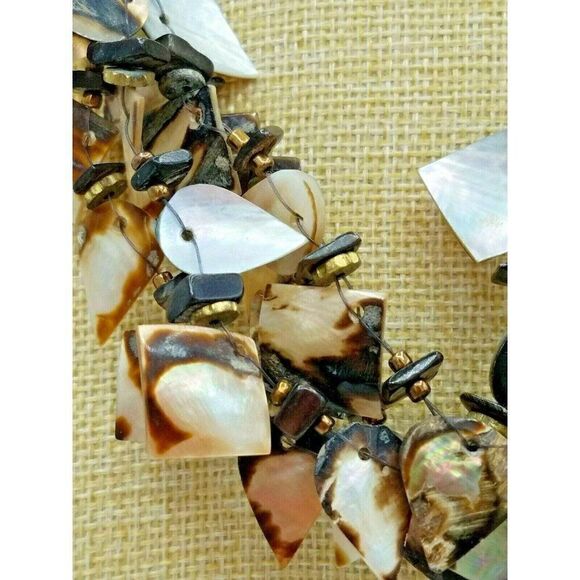 Chunky Mother-of-Pearl Shell Necklace Choker - Picture 2 of 5